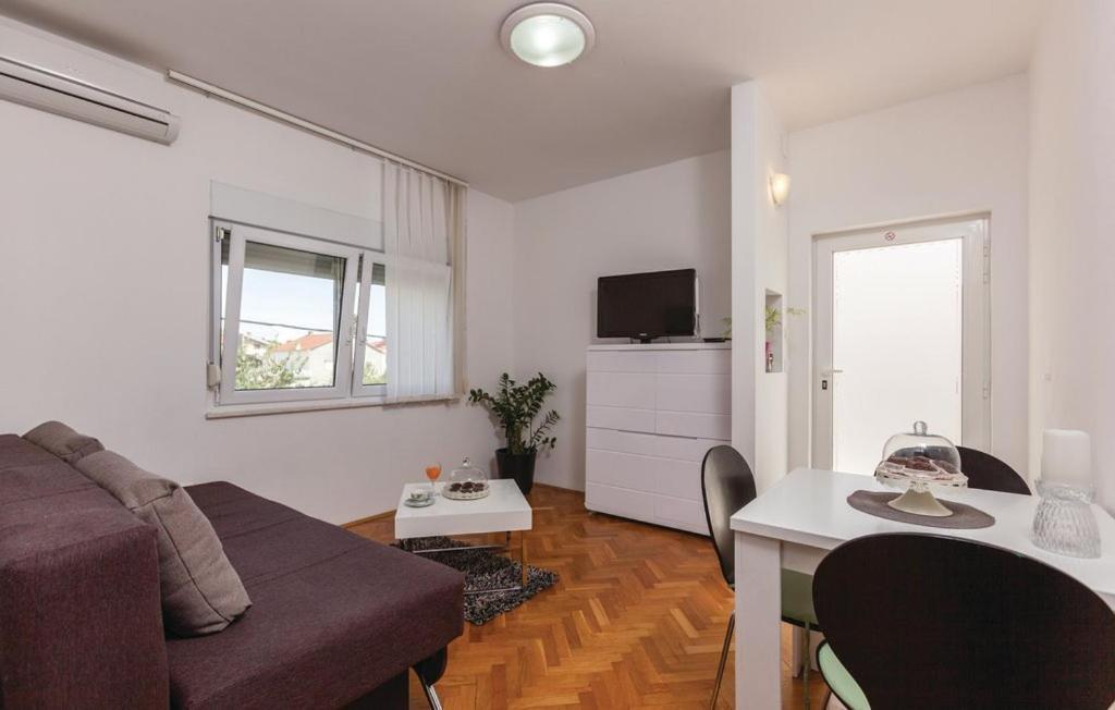 Apartments Robert Kaštela エクステリア 写真