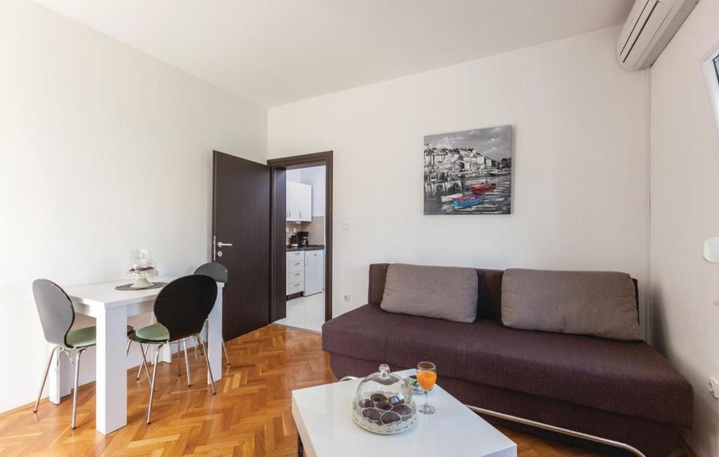 Apartments Robert Kaštela エクステリア 写真